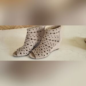 Michael Kors Women's Beige Peep-Toe Ankle Boots 7